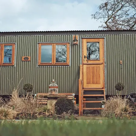 Bailey Huts *