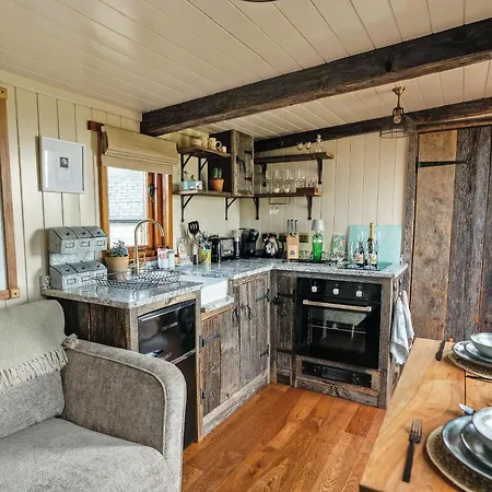 Bailey Huts Litton (North Yorkshire)